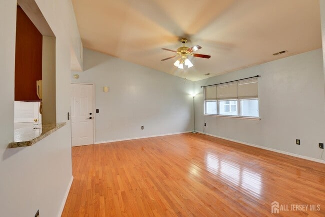 Building Photo - 144 Keswick Dr