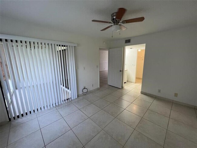 Building Photo - 3375 Jaywood Terrace