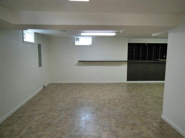 Building Photo - 9939 Sequoia Ln