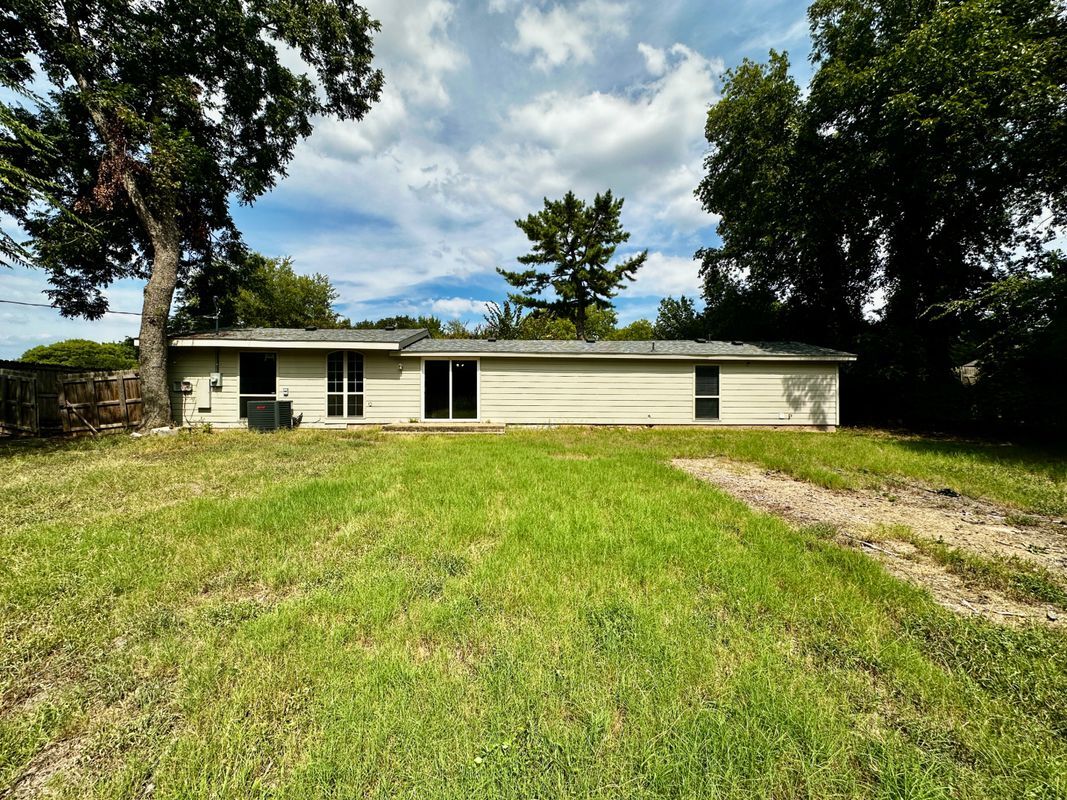 Building Photo - 1716 W Mayfield Rd