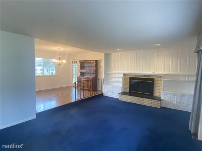 Building Photo - 306 Edison Ave