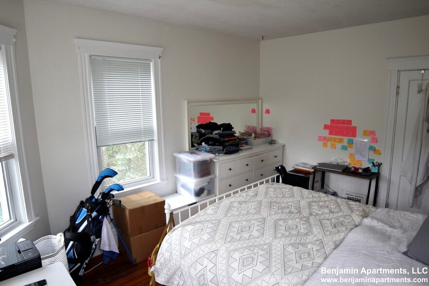 1st Bedroom - 385 Pond Ave