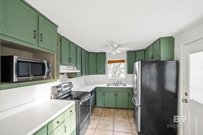 Building Photo - 358 Pecan Ave