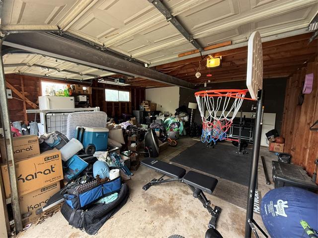 Building Photo - 2517 Honeysuckle Ave