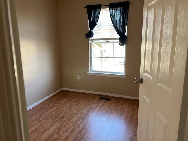 Building Photo - 1412 Nestlewood Ct