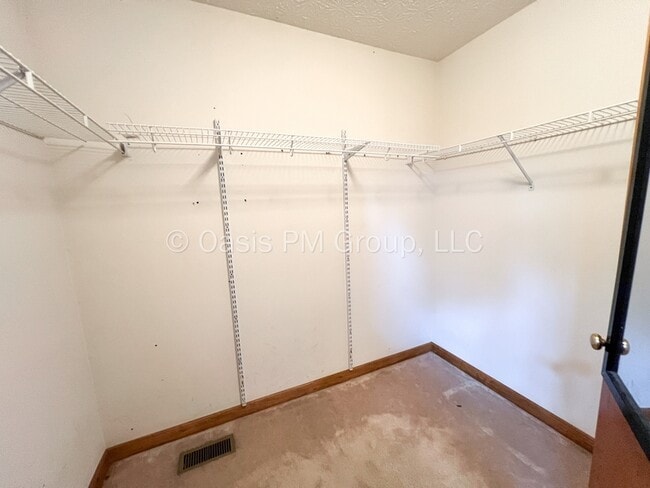 Building Photo - 8575 Kingsley Dr