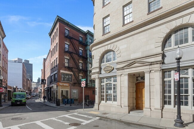 Building Photo - 100 Salem St