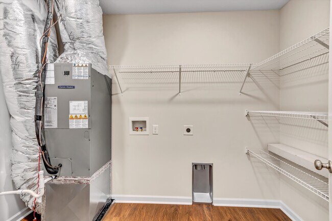 Building Photo - 2022 McCleary Rd