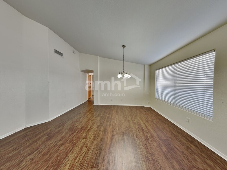 Building Photo - 13964 N 133rd Ln