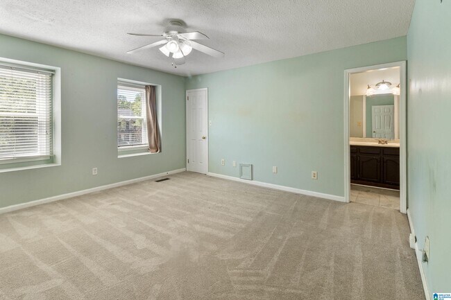 Building Photo - 22 Ashford Cir