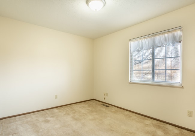 Building Photo - 985 Wadsworth Rd