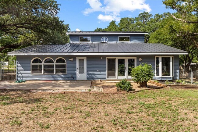 Building Photo - 2101 Mimosa Dr