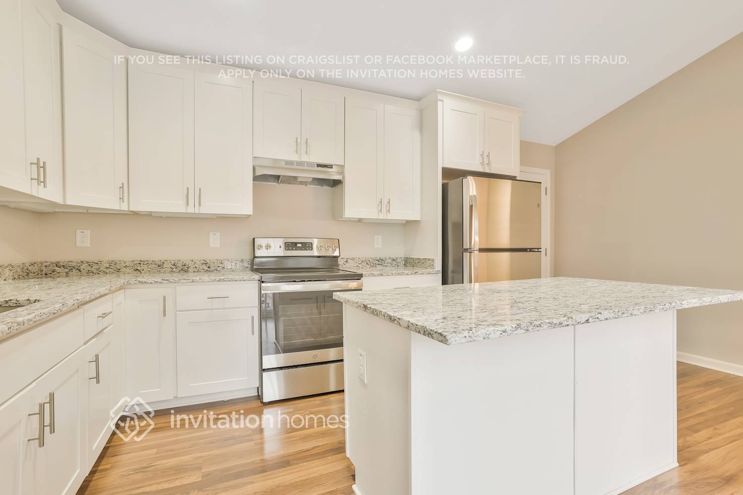 Building Photo - 2621 Windridge Dr