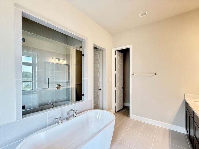 Building Photo - 8710 Incandesce Rise Dr