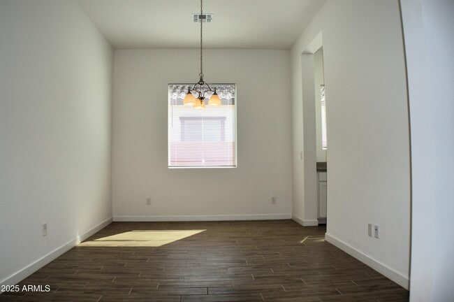 Building Photo - 22621 E Lords Wy