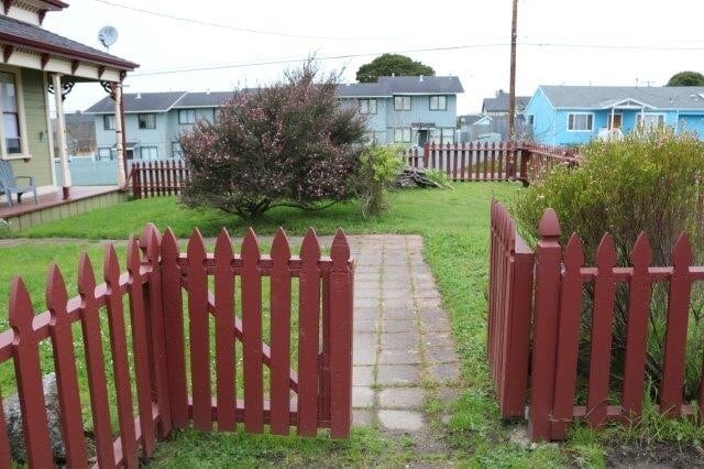 Building Photo - 14th &amp; B