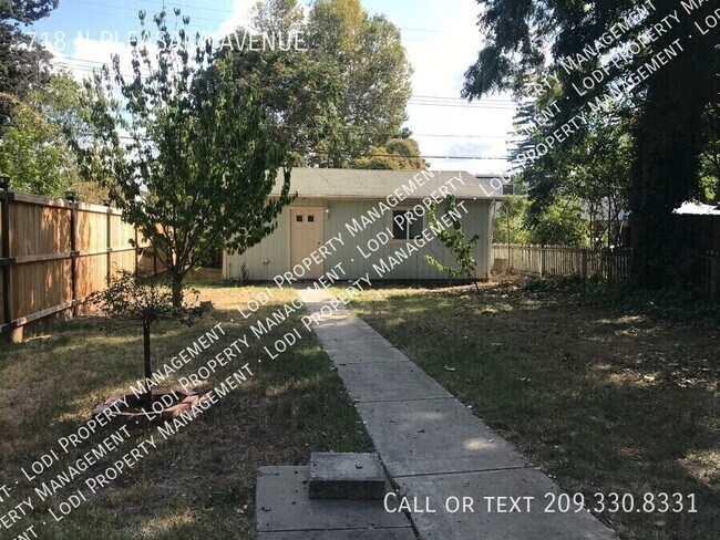 Building Photo - 718 N Pleasant Ave