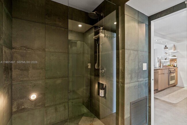 Building Photo - 5 Island Ave