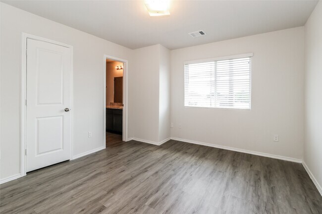 Building Photo - 21650 Mamba Wy