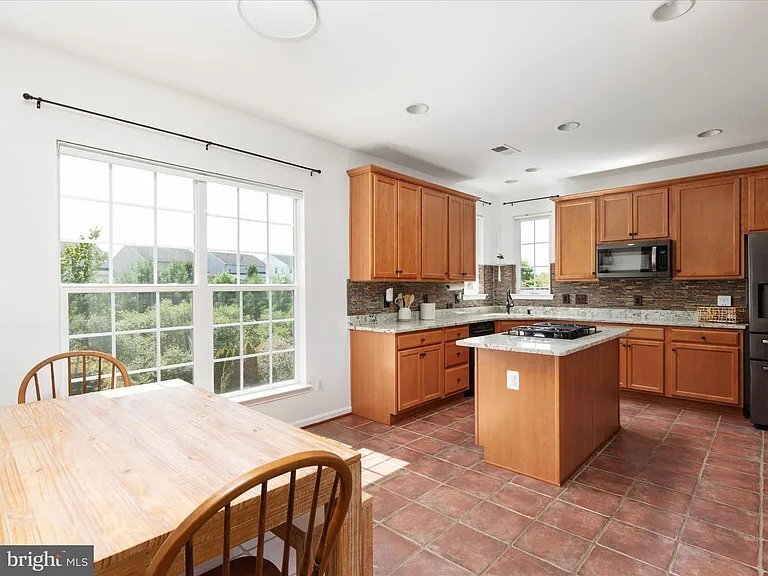 Building Photo - 109 Starburst Street