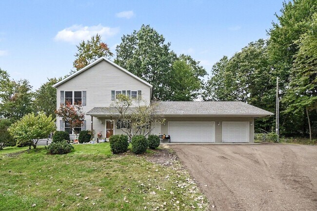 Building Photo - 1736 Parker Dr