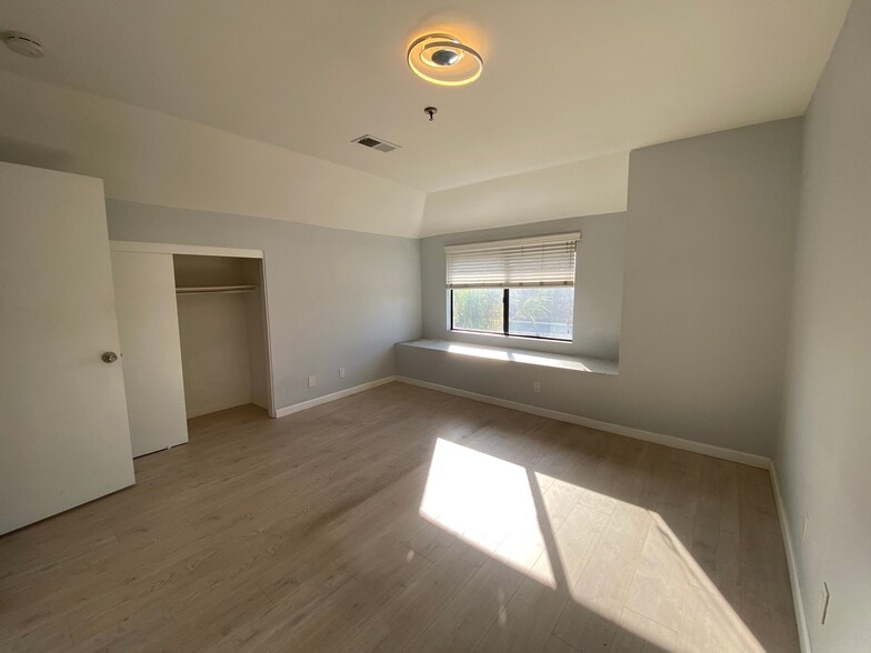 Building Photo - 2227 Maxson Rd