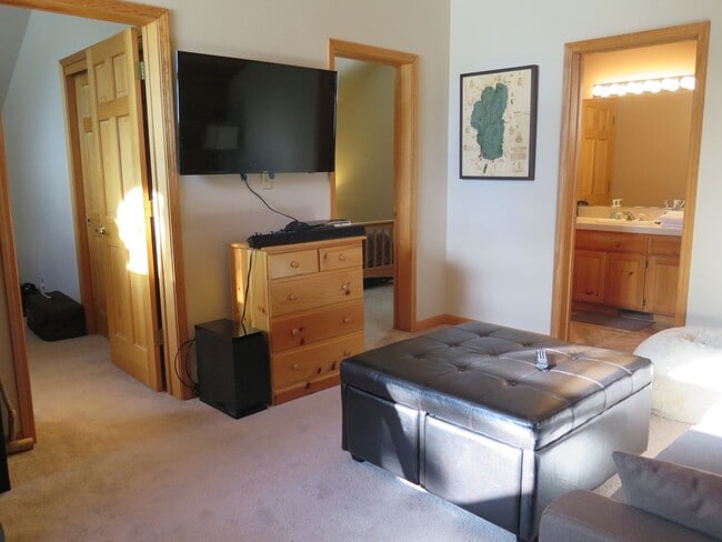 Building Photo - 6-Month Ski Lease in Tahoe Donner, Availab...