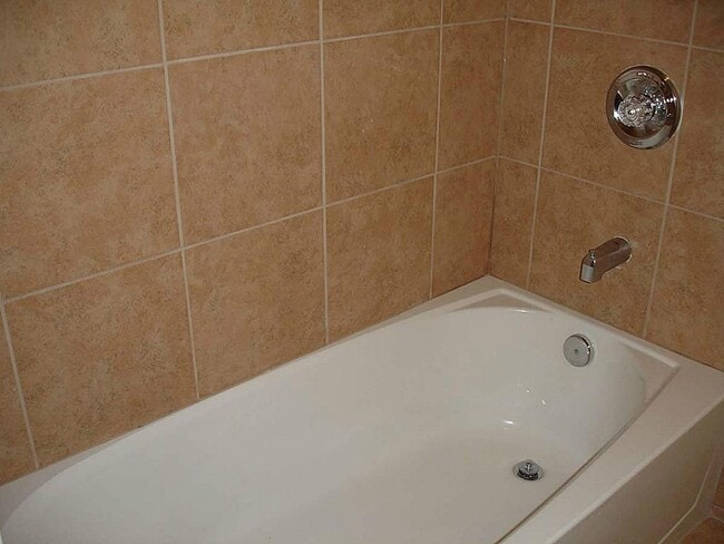 Building Photo - 315 W 21st St