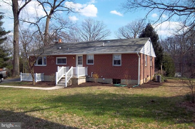 Building Photo - 5118 Avoca Ave