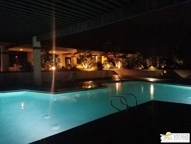 Building Photo - 15300 Palm Dr