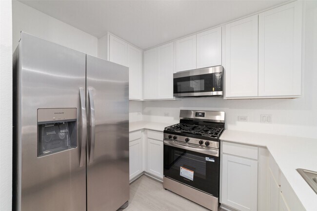 Building Photo - 6330 Breakaway Grv Dr