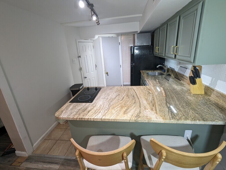 Building Photo - 517 Columbia Rd NW