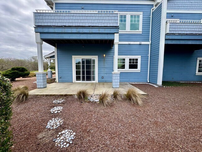 Building Photo - Single-Level 2BD/2BA in Face Rock Village – Bandon Beach Living Awaits