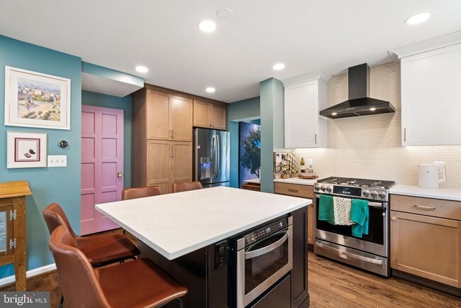 Building Photo - 6011 Williamsburg Rd