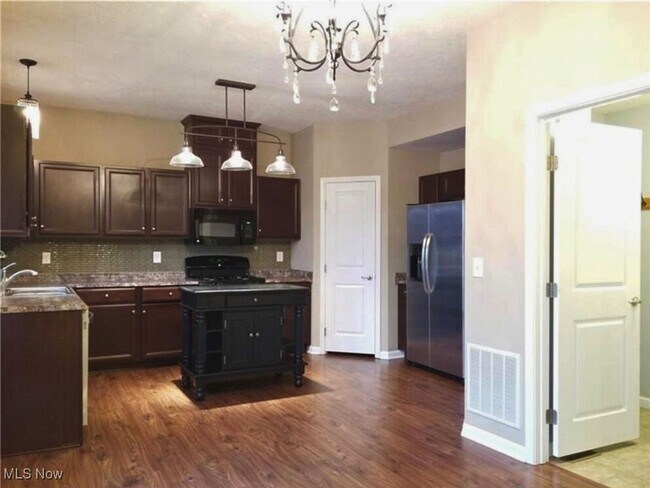 Building Photo - 5055 Lake Forest Dr