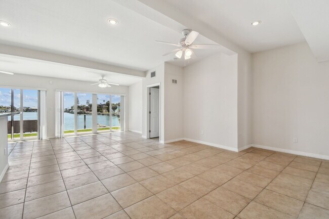 Building Photo - 345 Capri Blvd