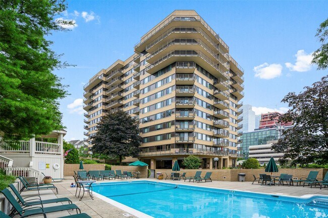Building Photo - 25 Rockledge Ave