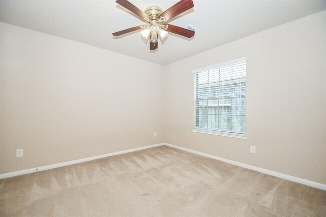 Building Photo - 2022 Haven Springs Ln