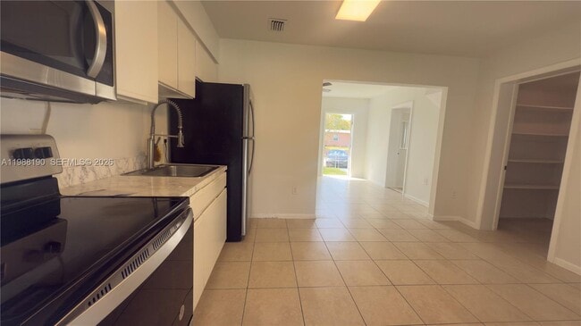 Building Photo - 1411 NE 155th Terrace