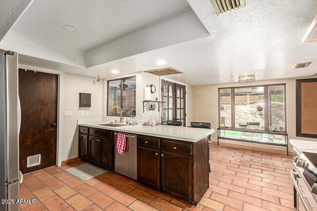 Building Photo - 239 E Aster Dr