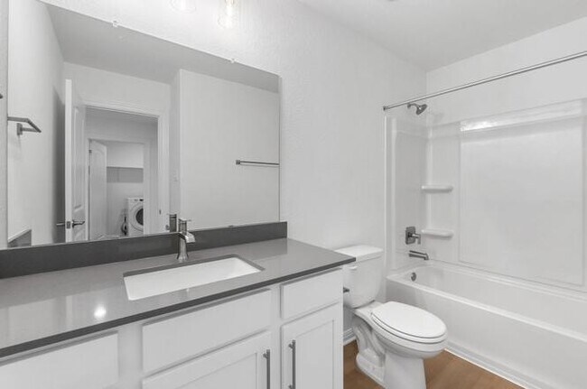 Building Photo - 140 Inlet Ln