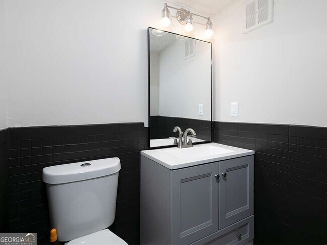 Building Photo - 3874 Mulkey Cir SW