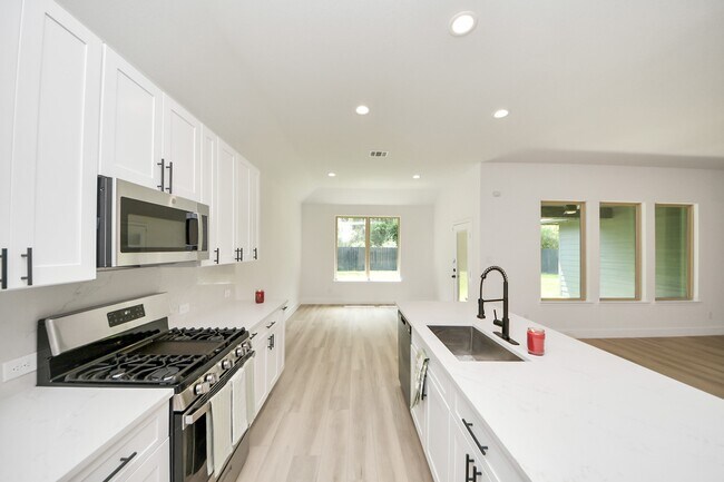 Building Photo - 14380 Zion Gate Crossing