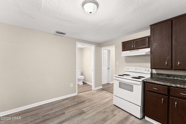 Building Photo - 119 College Ave