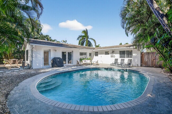 Building Photo - 954 SE 7th St