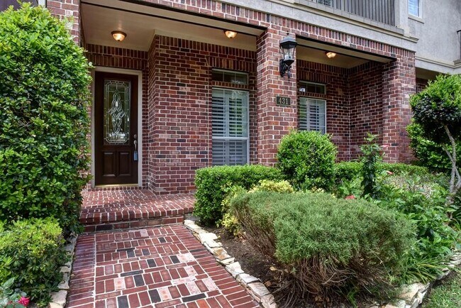 Building Photo - 431 N Gate Stone