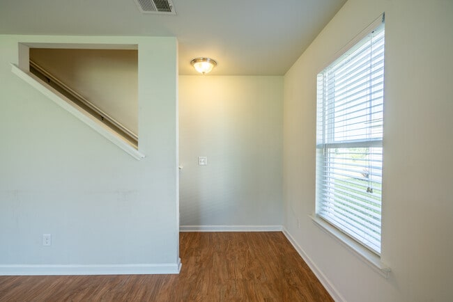 Building Photo - 135 Davila St