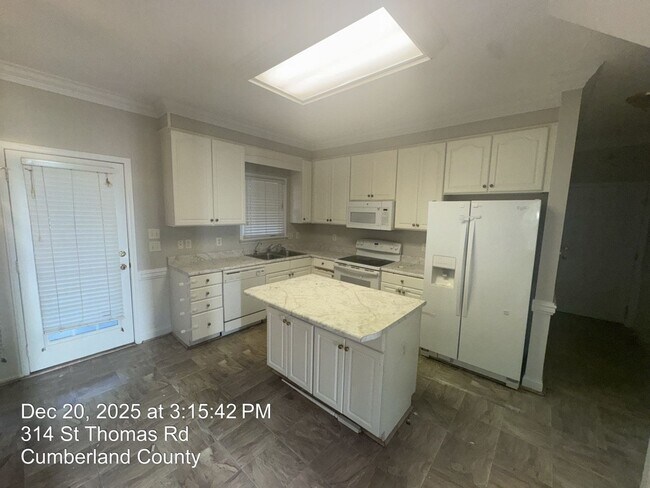 Building Photo - 314 St Thomas Rd