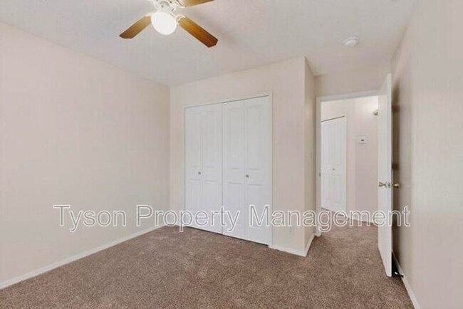 Building Photo - 3013 Taos Meadows Dr NE