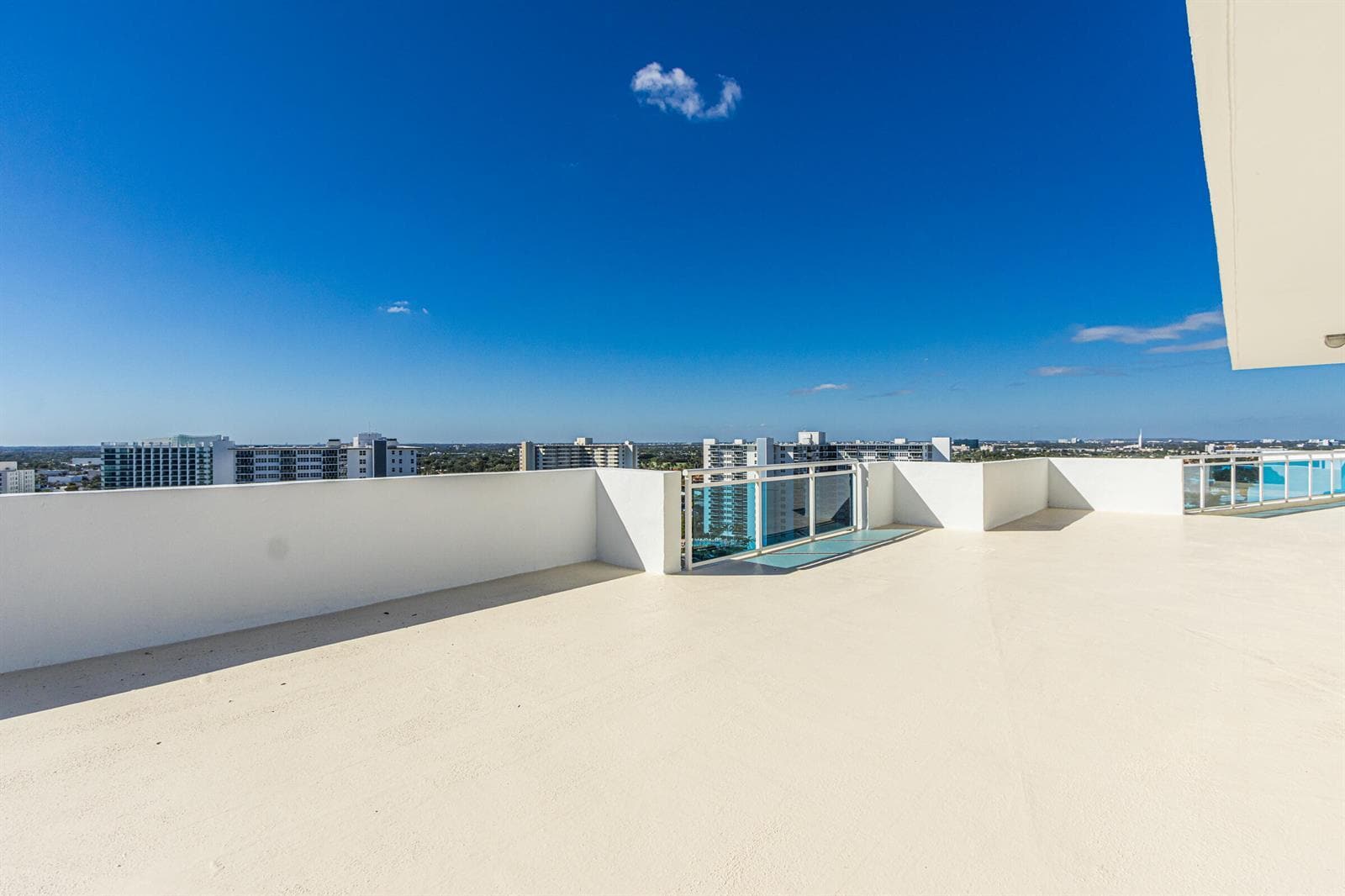 Building Photo - 3430 Galt Ocean Dr